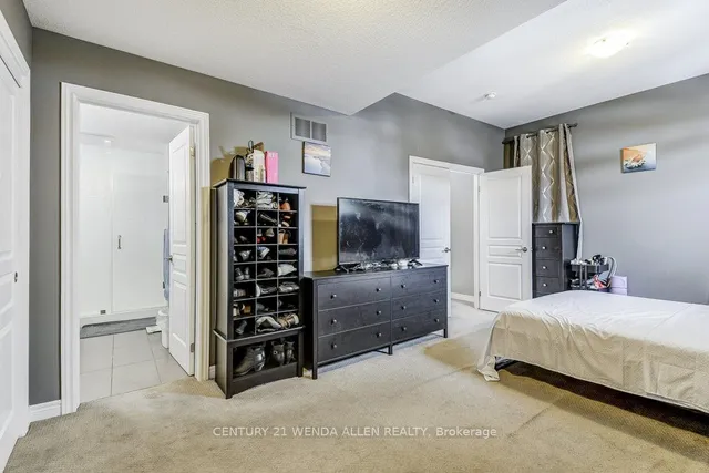 Additional image 32 of 215 Dundas St Unit 8