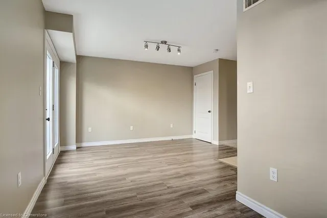 Additional image 14 of 55 Mooregate Cres Unit 11A