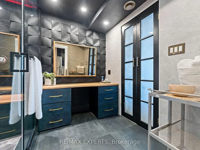 Additional image 22 of 550 Queens Quay Unit 412