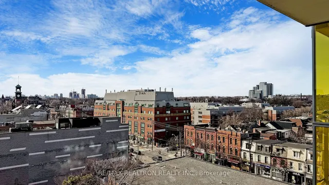 Additional image 14 of 297 College St Unit 815