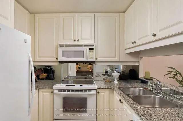 Additional image 10 of 3085 Bloor St Unit 207