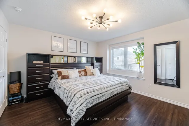 Additional image 25 of 14 Allium Rd