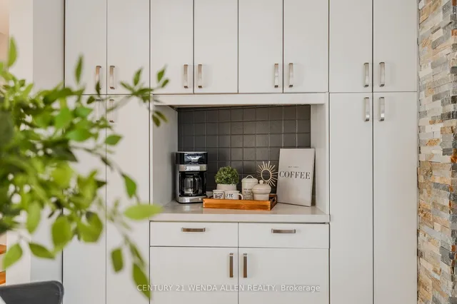 Additional image 18 of 3395 Cliff Rd Unit 102