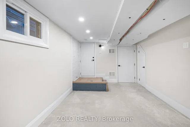 Additional image 38 of 82 Bellwoods Ave