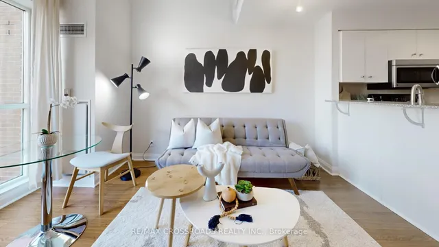 Additional image 10 of 18 Merton St Unit 716