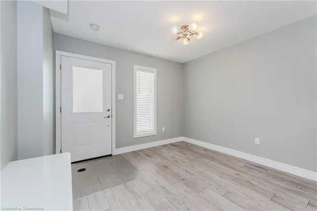 Additional image 5 of 122 Courtland Ave Unit 11