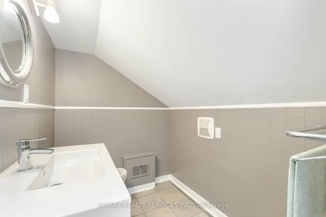 Additional image 36 of 18 Wellington St