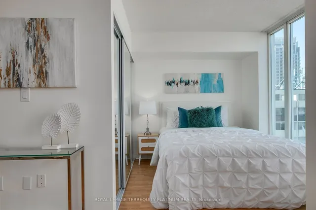 Additional image 18 of 650 Queens Quay Unit 1123