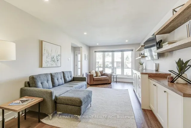 Additional image 5 of 2352 MALCOLM Cres