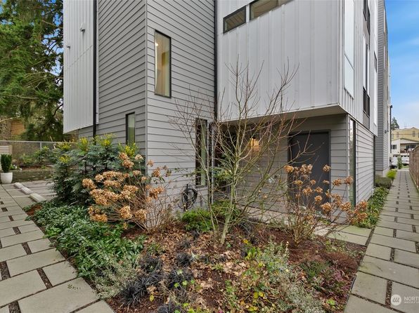 8747 14th Avenue NW UNIT D, Seattle, WA 98117