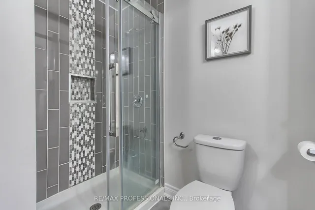 Additional image 40 of 425 CANTERBURY Cres