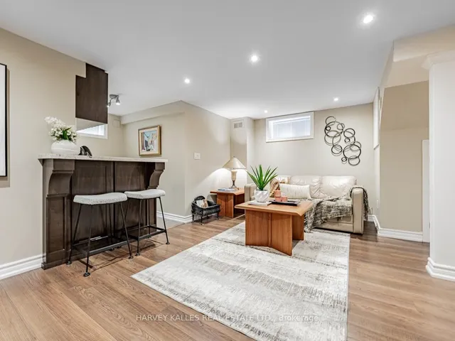 Additional image 34 of 54 Elmsthorpe Ave