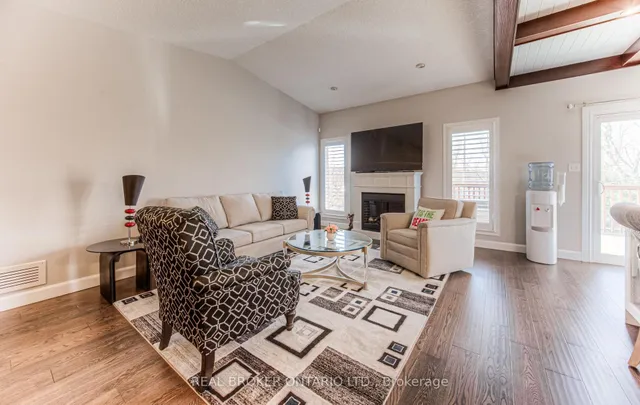 Additional image 11 of 900 Doon Village Rd Unit 4