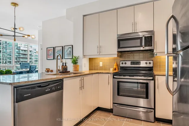 Additional image 7 of 33 Bay St Unit 2708