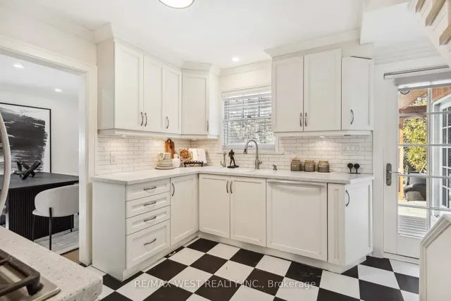 Additional image 12 of 4 Harding Blvd