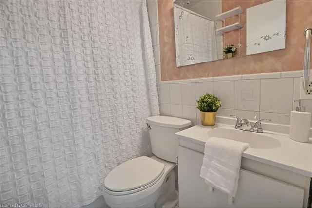 Additional image 13 of 218 East 44th St