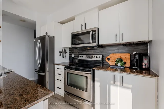 Additional image 6 of 25 Cole St Unit 1105