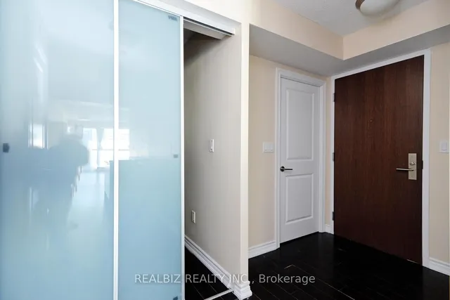 Additional image 29 of 386 Yonge St Unit 1516