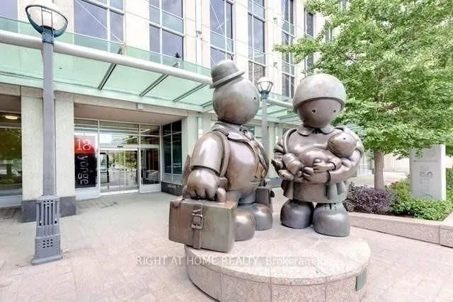 Additional image 2 of 18 Yonge St Unit 1116