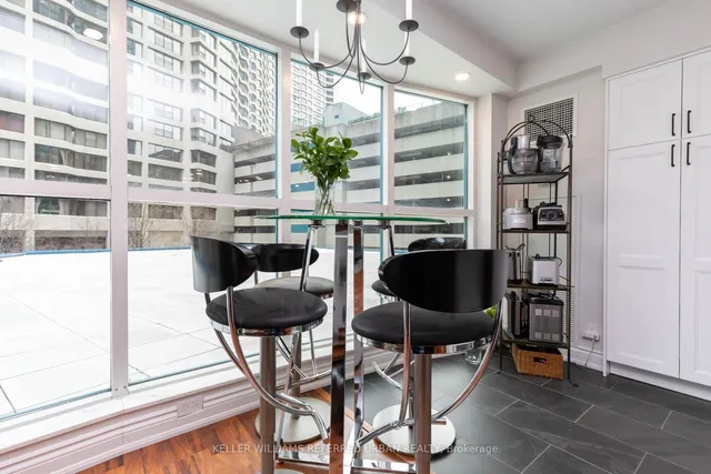 Additional image 14 of 77 Harbour Sq Unit 302