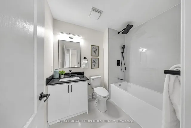 Additional image 15 of 19 Grosbeak Cres