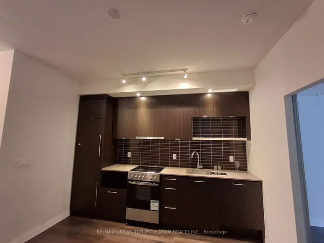 Additional image 8 of 435 Richmond St Unit 514