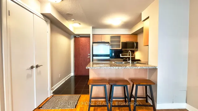 Additional image 4 of 16 Harrison Garden Blvd Unit 211