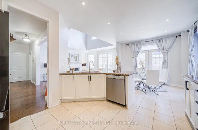 Additional image 12 of 566 North Park Blvd