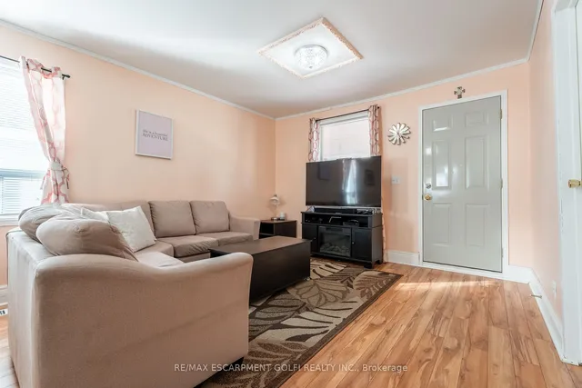 Additional image 8 of 34 Mayflower Ave