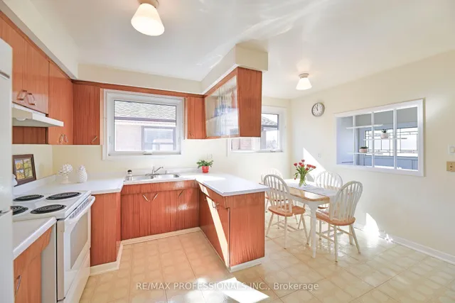 Additional image 13 of 29 Markay St