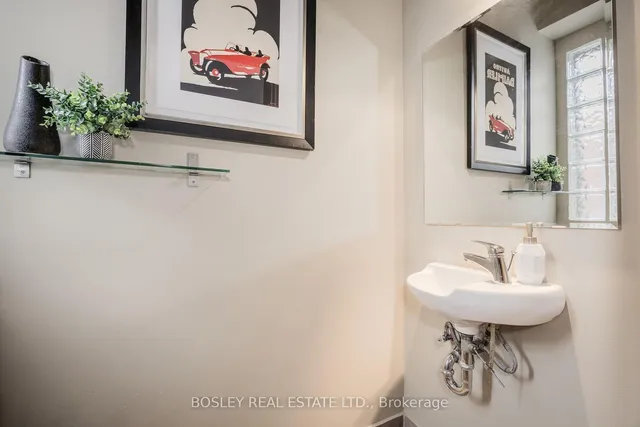 Additional image 27 of 32 Melville Ave