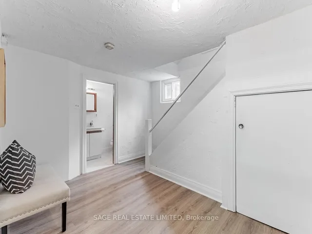 Additional image 33 of 28 Barbara Cres