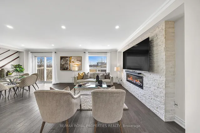 Additional image 24 of 19 Grosbeak Cres