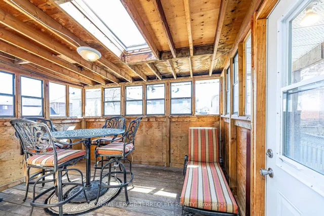 Additional image 22 of 21 Collingwood Ave