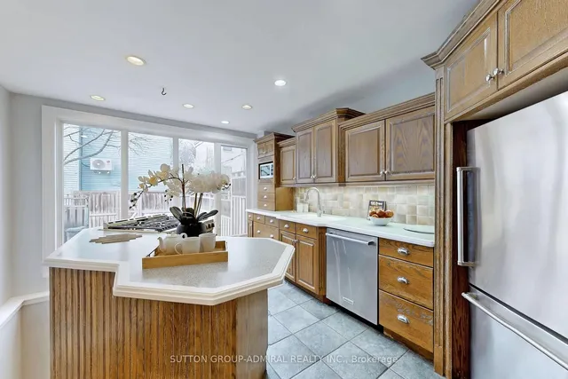 Additional image 11 of 426 Wellesley St