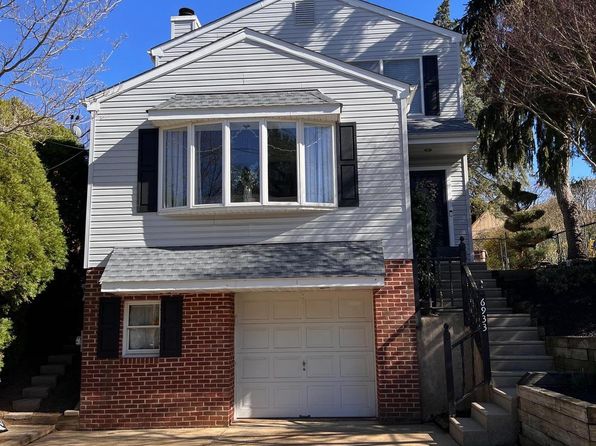 6933 Shelbourne St, Philadelphia, PA 19111