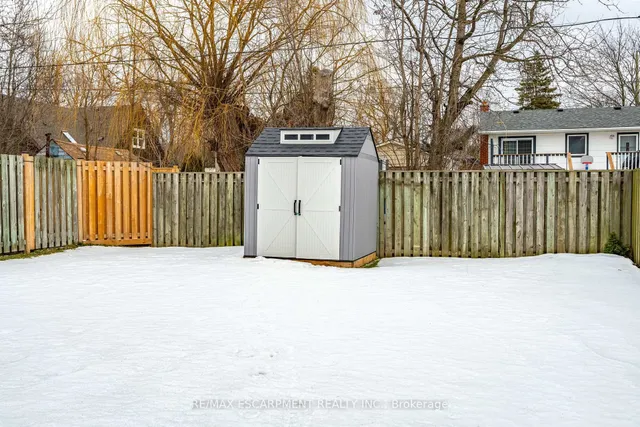 Additional image 32 of 925 Garth St