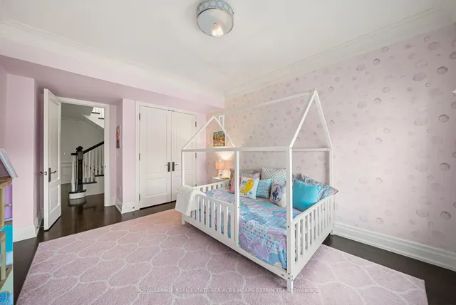 Additional image 25 of 243 Rose Park Dr