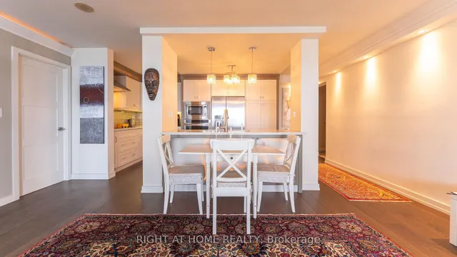 Additional image 25 of 77 Harbour Sq Unit 2412