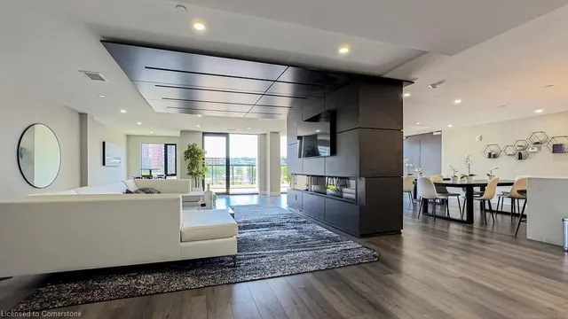 Additional image 48 of 15 Queen St Unit 902