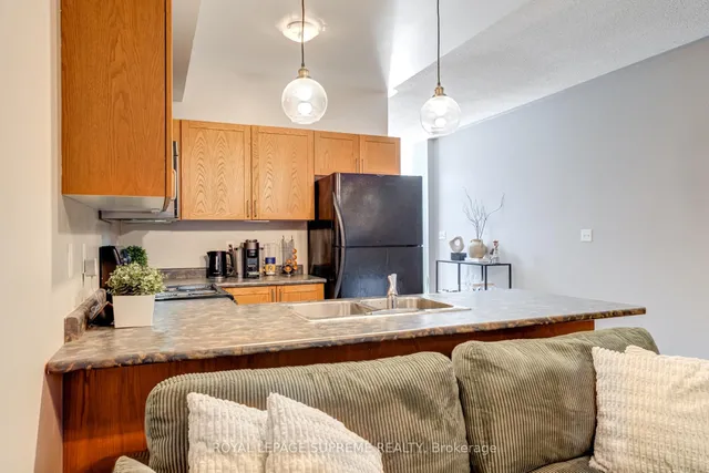 Additional image 12 of 184 Wiltshire Ave