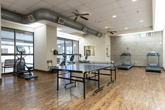 Additional image 32 of 35 Ormskirk Ave Unit 818