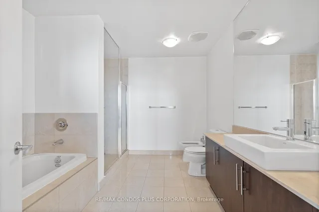 Additional image 17 of 65 Bremner Blvd Unit PH5103