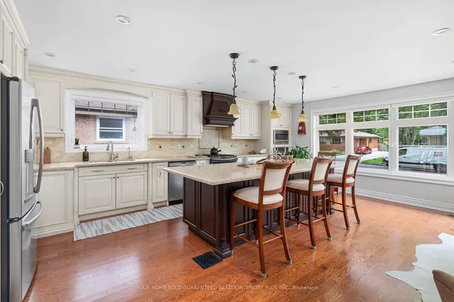 Additional image 8 of 8 Neapolitan Dr