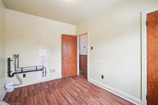 Additional image 19 of 34 Reid Ave