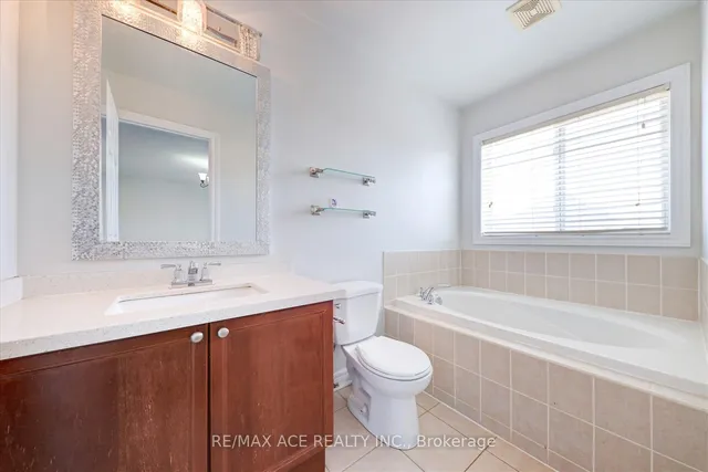 Additional image 24 of 27 Village Lake Cres