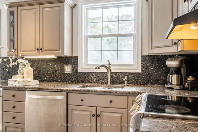 Additional image 19 of 1 Acredale Dr