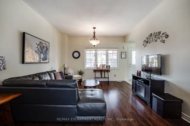 Additional image 8 of 100 Beddoe Dr Unit 27