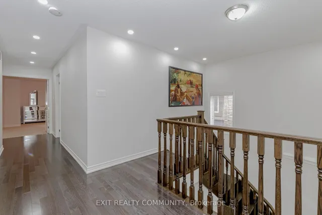 Additional image 11 of 31 Lola Cres