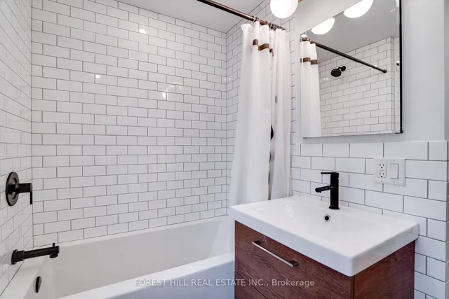 Additional image 22 of 139 Kenwood Ave